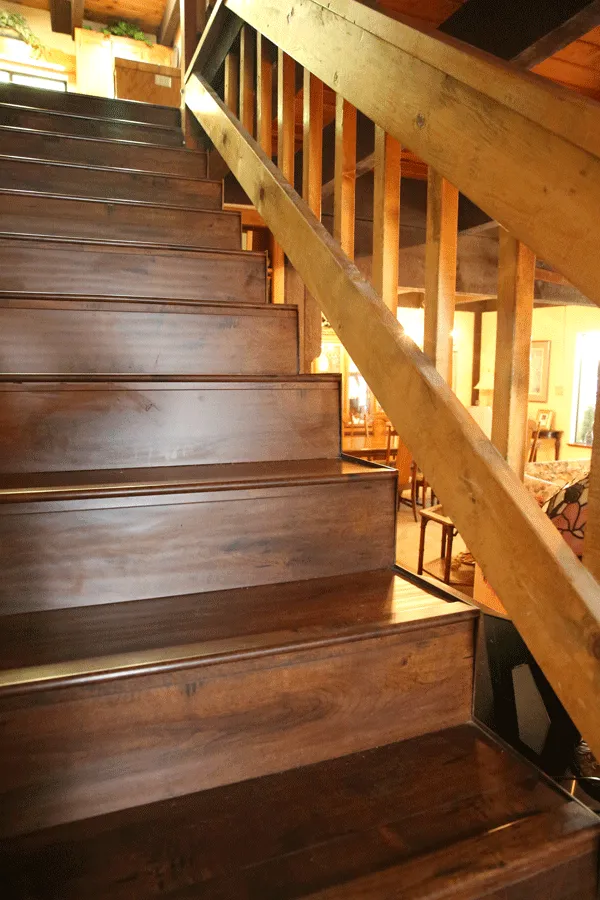 Laminate flooring on cabin staircase